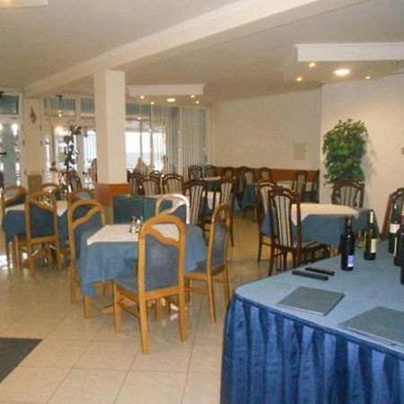 Studio & Apartments More Neum Bagian luar foto