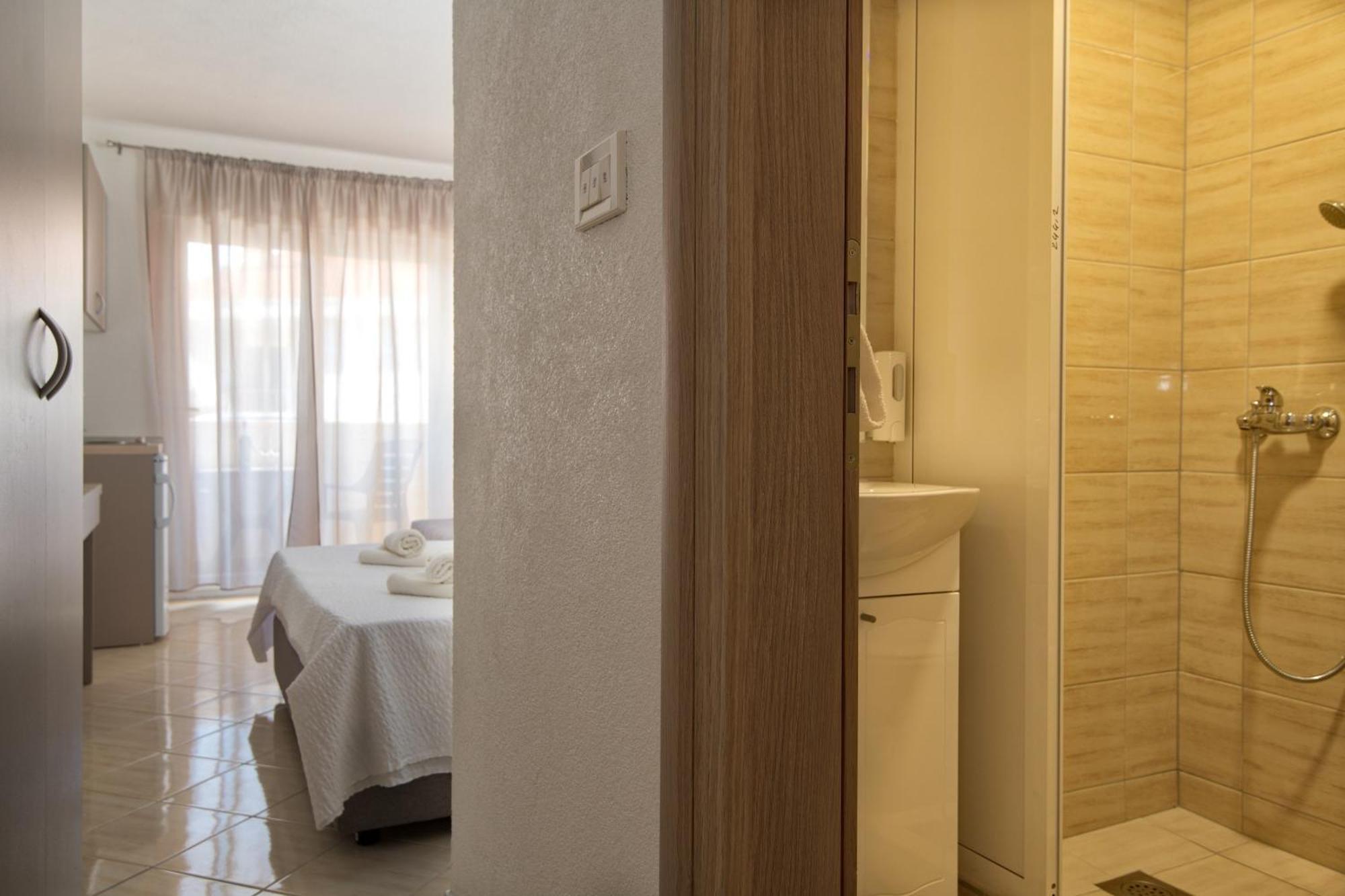Studio & Apartments More Neum Bagian luar foto
