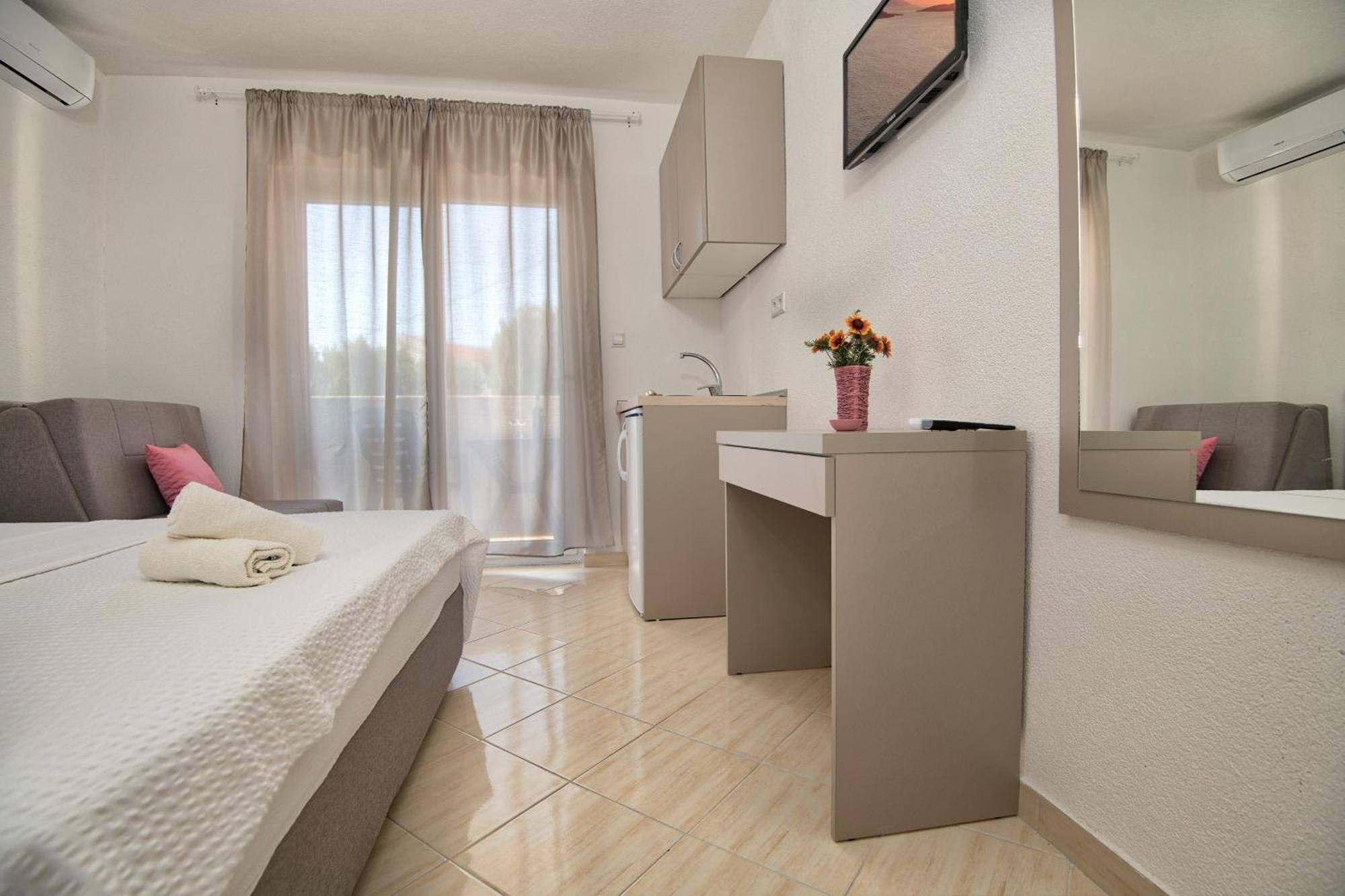Studio & Apartments More Neum Bagian luar foto