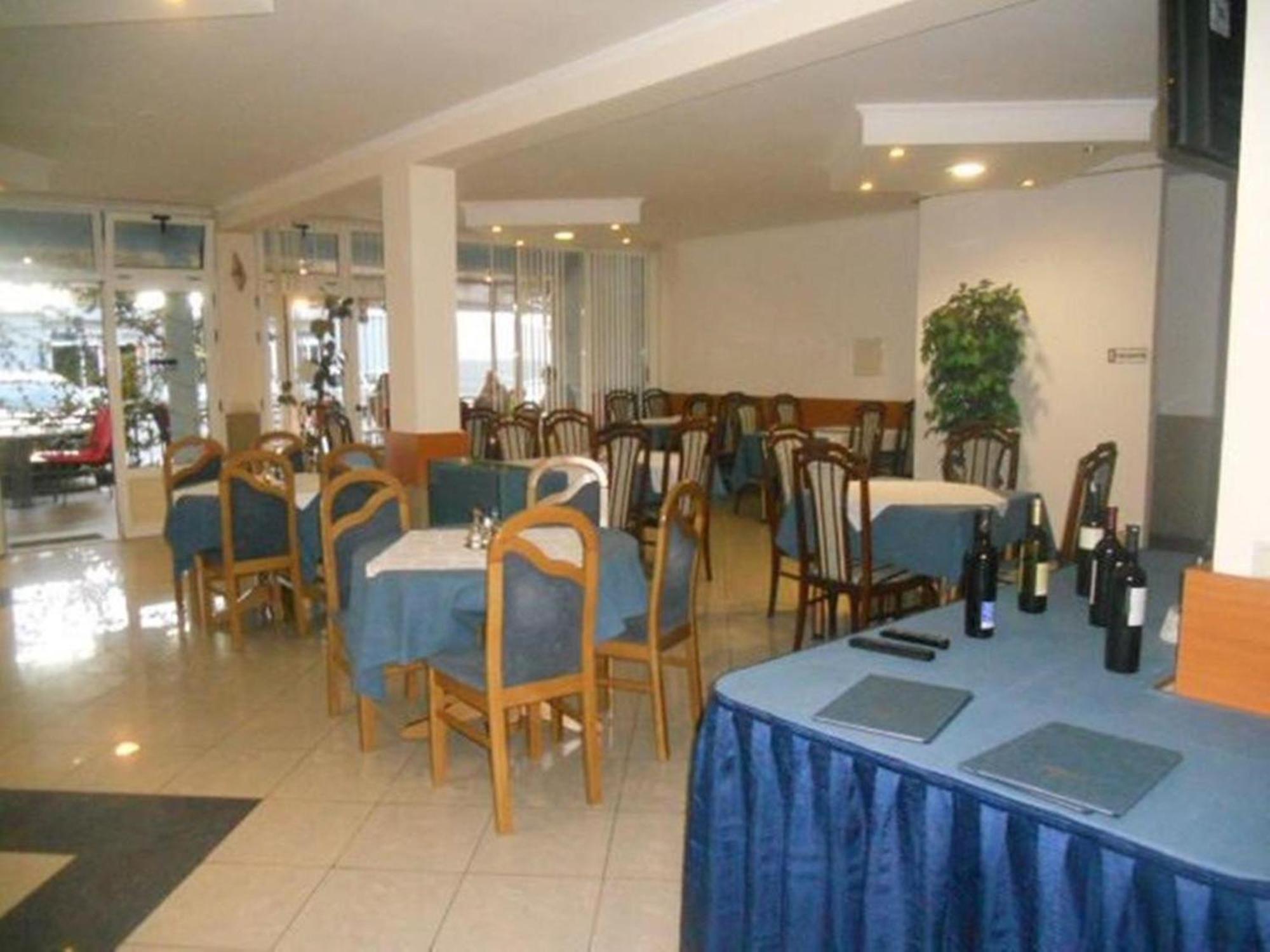 Studio & Apartments More Neum Bagian luar foto