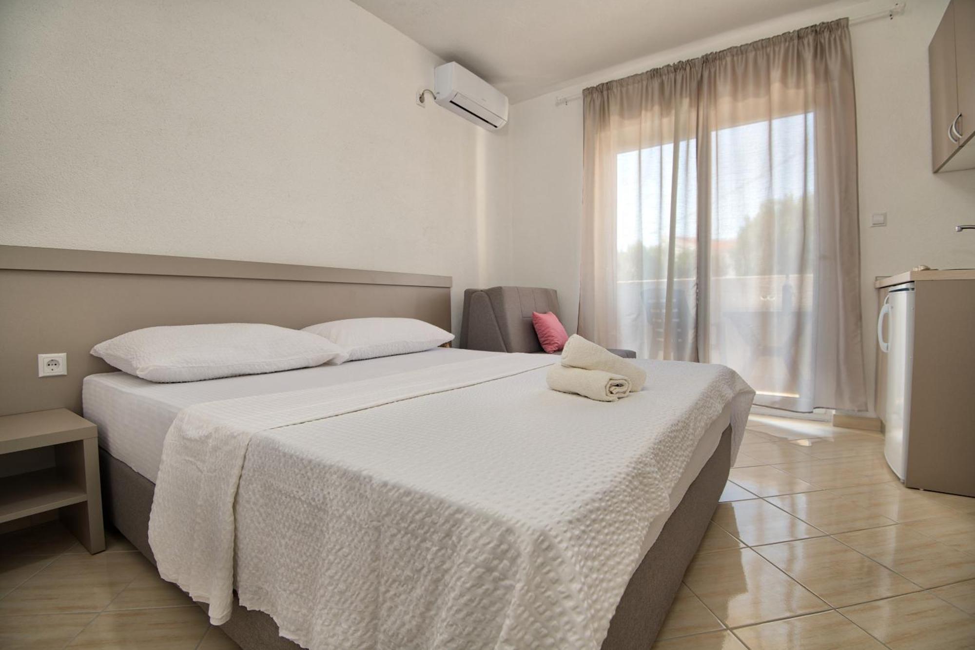 Studio & Apartments More Neum Bagian luar foto